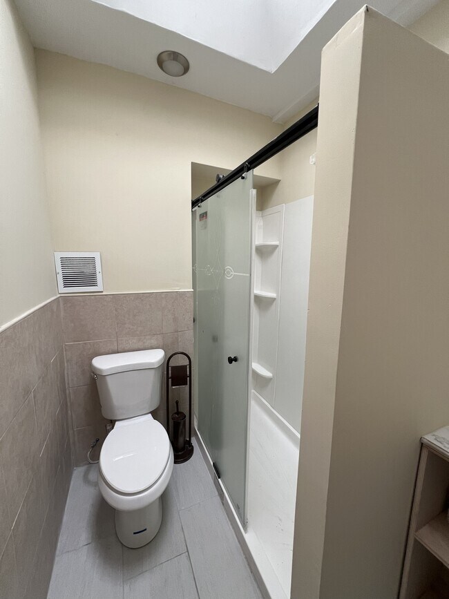 Building Photo - 3540 Mantua Ave