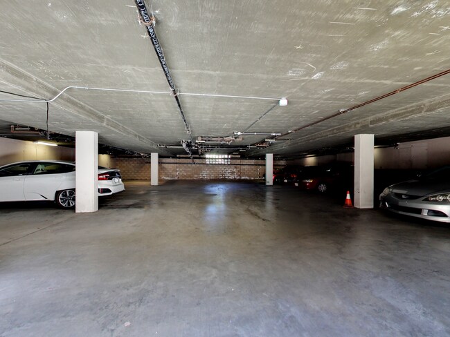 Building Photo - 1504 Newlands Ave