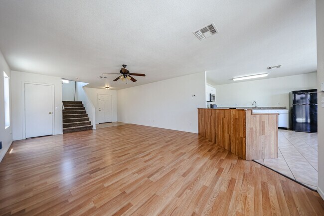 Building Photo - 11816 W Rosewood Dr