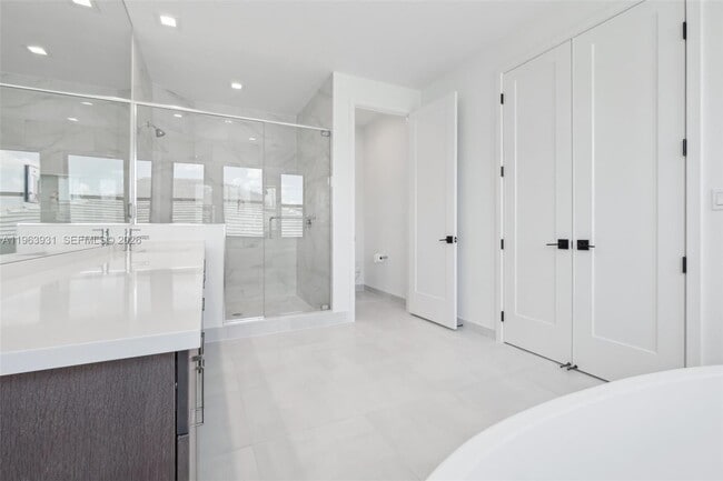 Building Photo - 13083 Feathering Wy