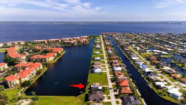 Building Photo - 175 Colony Point Dr