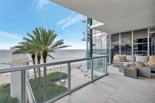 Building Photo - 17121 Collins Ave