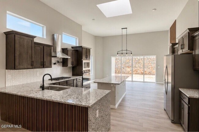 Building Photo - 7421 Rio Rimac Dr