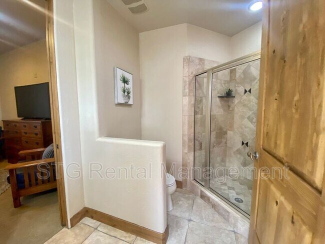 Building Photo - 2336 2336 W Entrada Trail