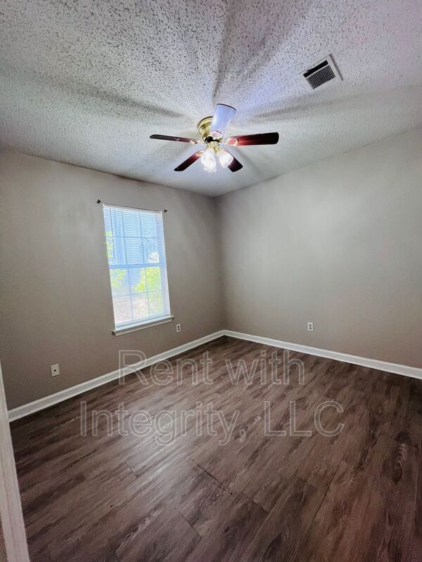 Building Photo - 2661 Faversham Dr