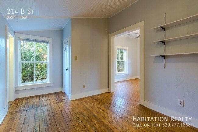 Building Photo - 214 B St