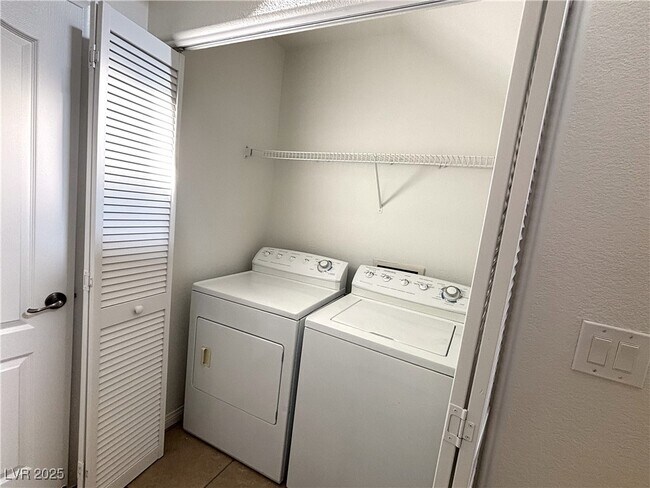 Building Photo - 11681 Splendor View Dr