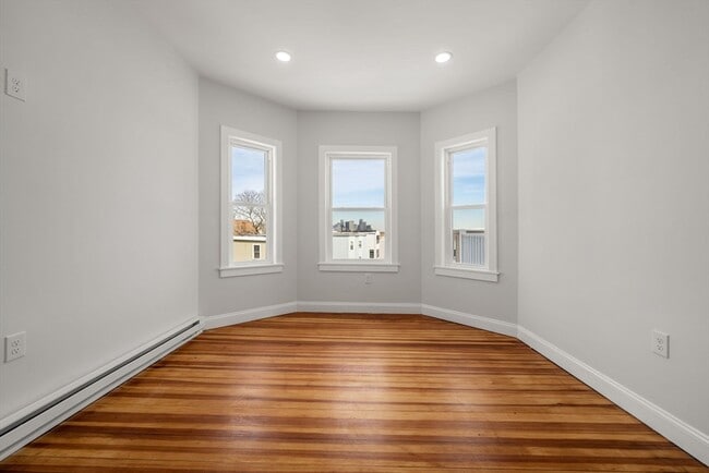 Building Photo - 53 Woodford St