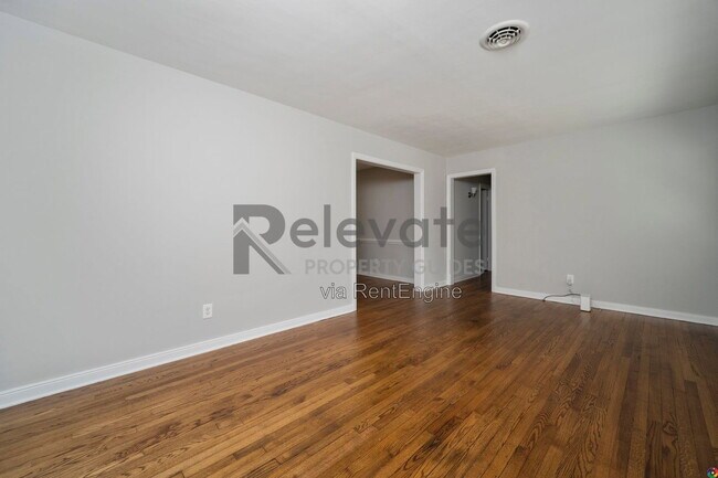 Building Photo - 9020 Weldon Dr