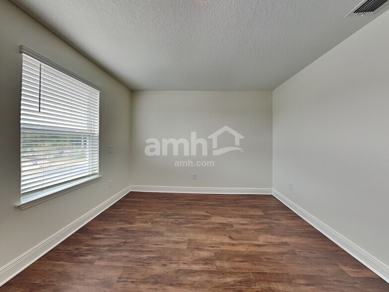 Building Photo - 14515 Cedar Mill Dr