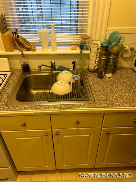 Building Photo - 211 Park Dr