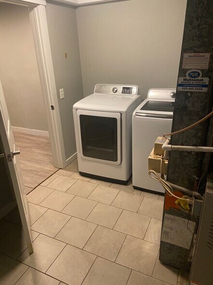 Laundry Room- in-unit washer & dryer - 3901 N Kiska St