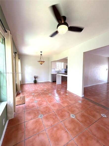 Building Photo - 1840 SW 29th Ave