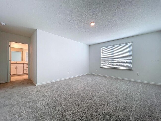 Building Photo - 17498 Happytrails St