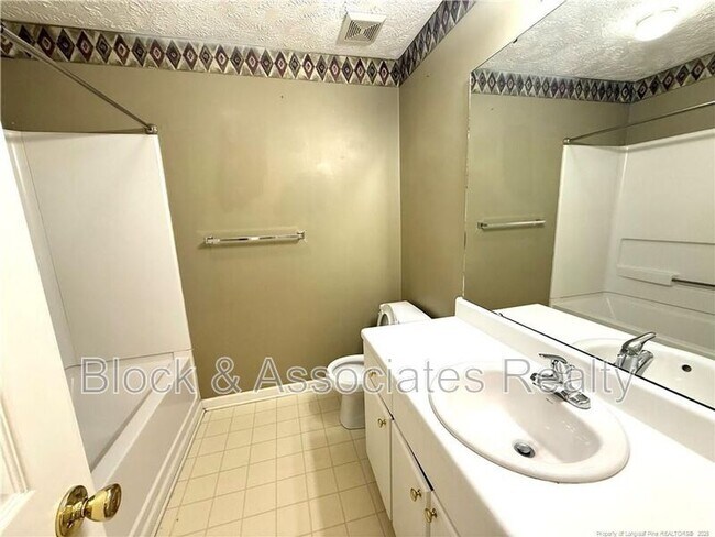 Building Photo - 361 Bubble Creek Ct
