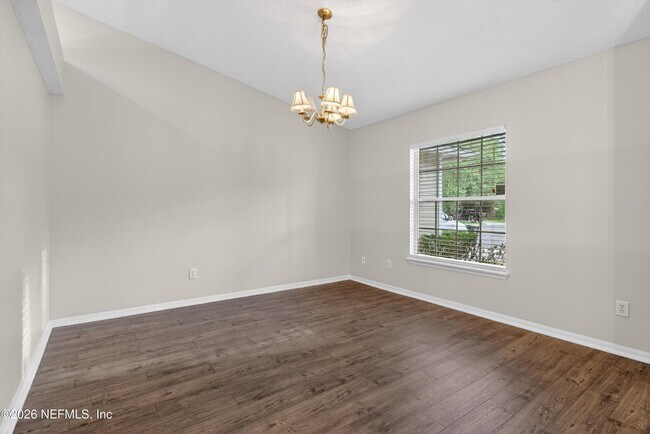 Building Photo - 1648 Glen Laurel Dr