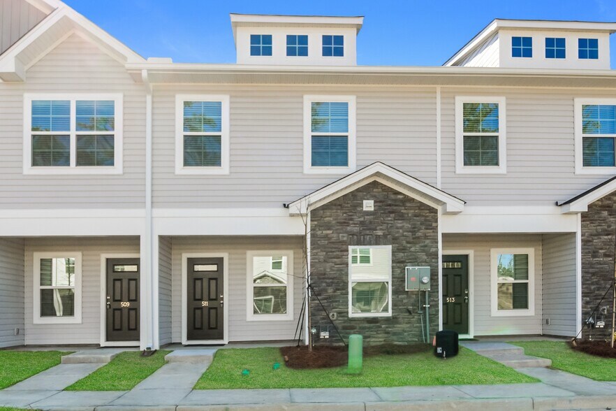 Primary Photo - 511 Blue Duck Ln