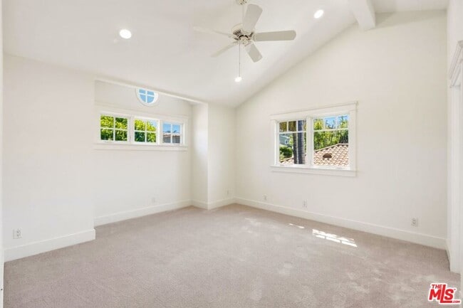 Building Photo - 1633 Voorhees Ave