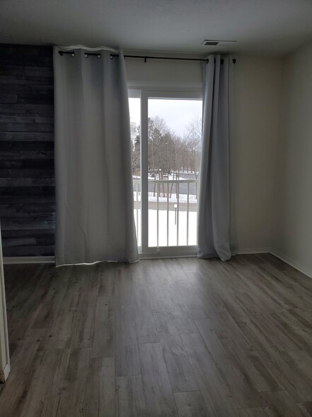 Building Photo - 1675 Cedarwood Dr