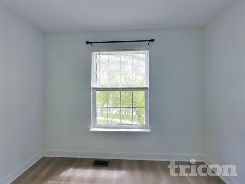 Building Photo - 7217 Sutherland Ct