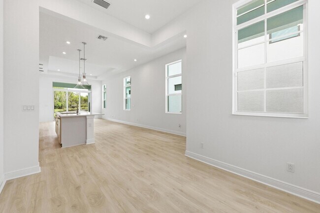 Building Photo - 140 SE Via Tirso