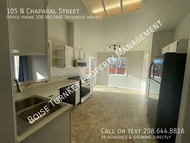 Building Photo - 105 N Chaparal St