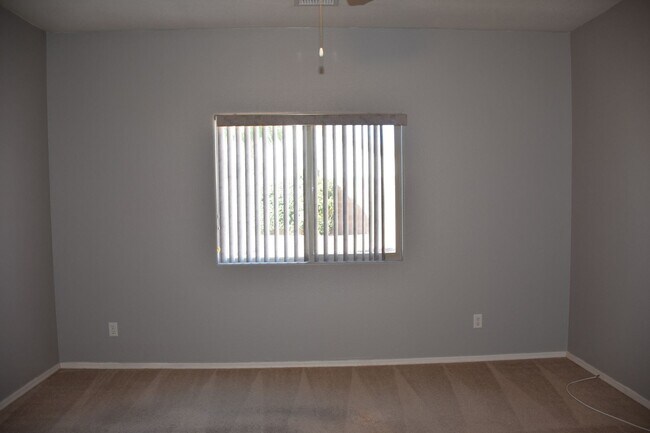 Building Photo - Great House  Close to Everything