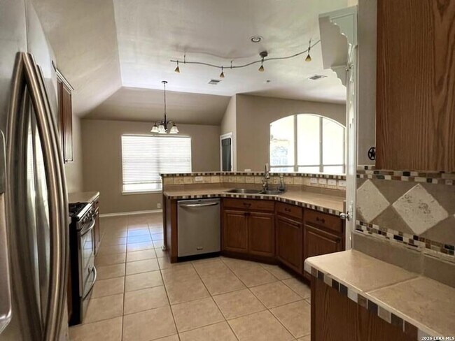 Building Photo - 4724 Green Bluff Dr