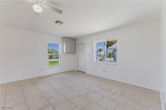 Building Photo - 16599 Davis Rd