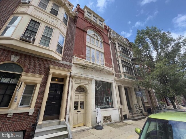 Building Photo - 2038 Locust St