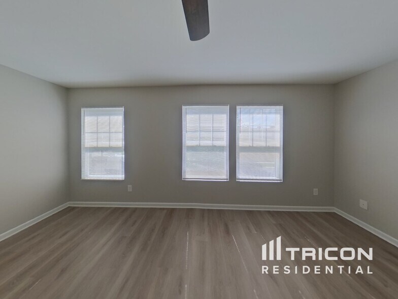 Building Photo - 11215 Breezehill Ln