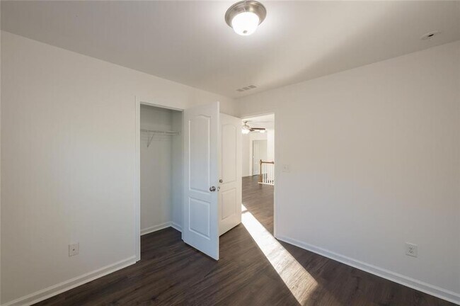 Building Photo - 2341 Attewood Dr