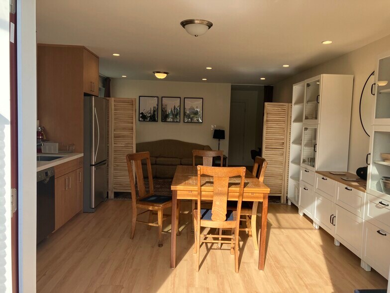 Building Photo - 5516 Market St