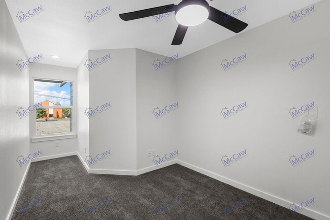 Building Photo - 2025 Grainger St