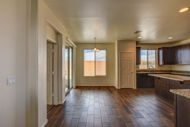 Building Photo - 3 Bedroom + a Den For Rent In Pronghorn Ra...