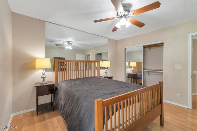 Building Photo - 3472 Townhouse Dr