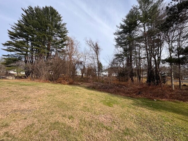 Building Photo - 814 Brattleboro Rd