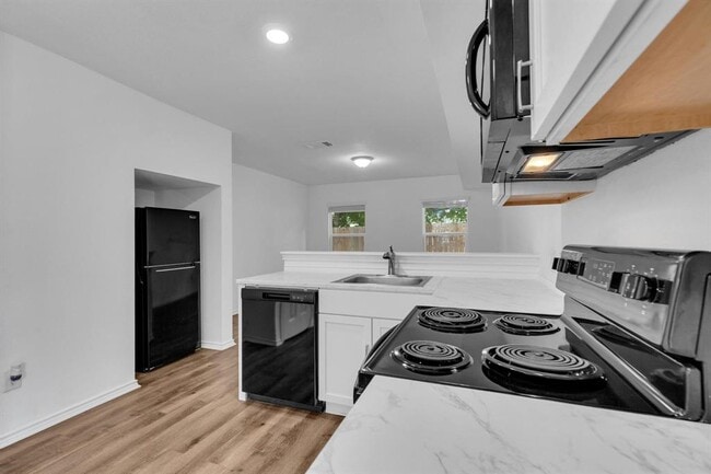 Building Photo - 350 Debus Dr