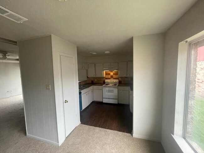 Building Photo - 12779 Enchanted Path Dr