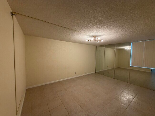 Building Photo - 6463 La Costa Dr