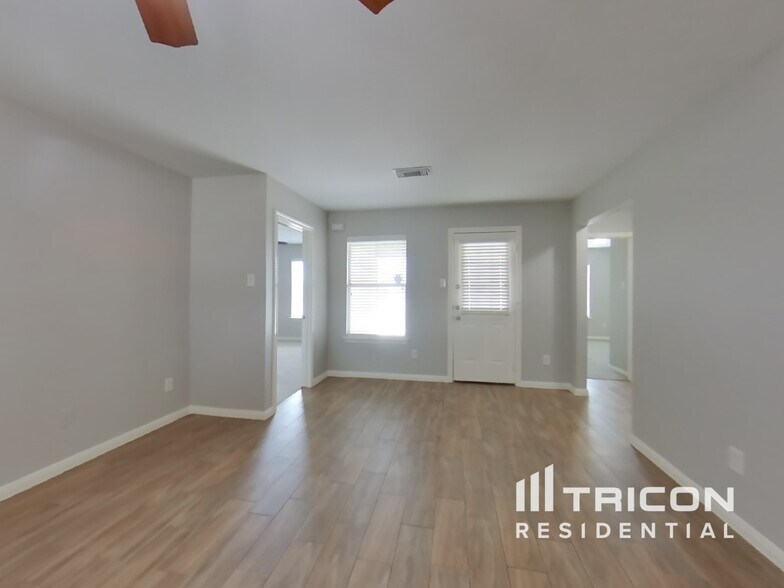 Building Photo - 5029 Hauna Ln