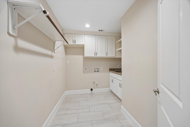Building Photo - 9407 Cranleigh Ct