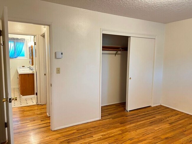 Building Photo - haym01*