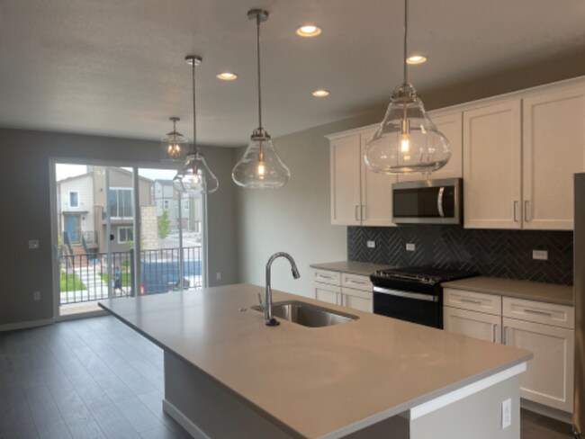 Building Photo - 6381 Rollick Dr