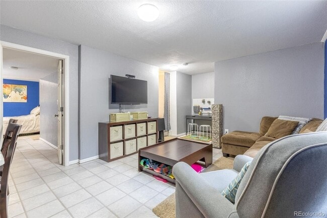 Building Photo - Gorgeous 4bd/3 ½ba in Quiet Broomfield Neighborhood!