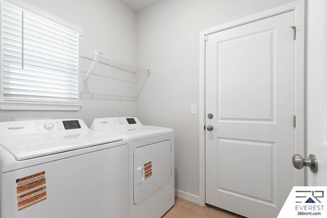 Building Photo - 221 Montgomery Ct