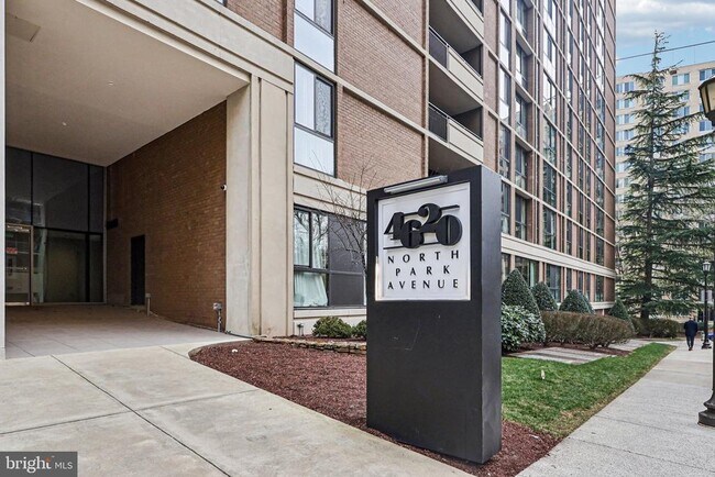 Building Photo - 4620 N Park Ave