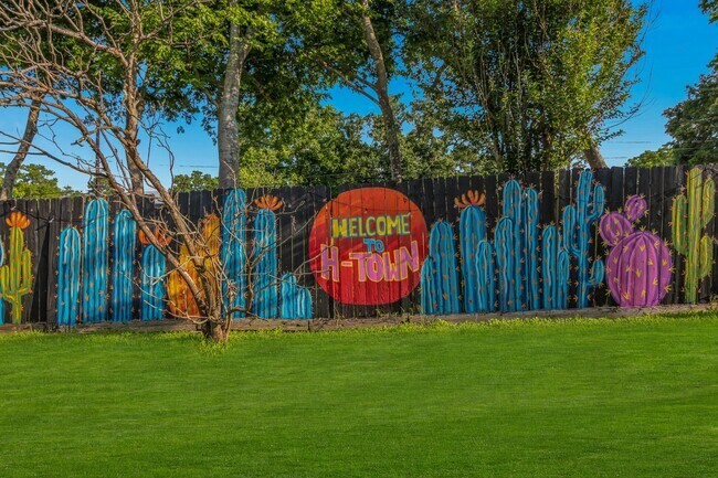 Building Photo - 5755 Cartagena St