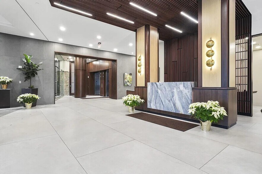 Main lobby - 300 W Spring St