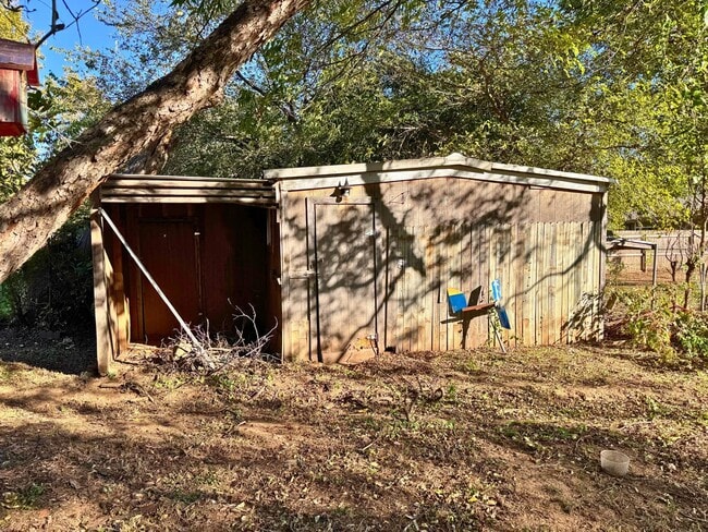 Building Photo - Quiet, 2 Bed 1 Bath Home In Burkburnett